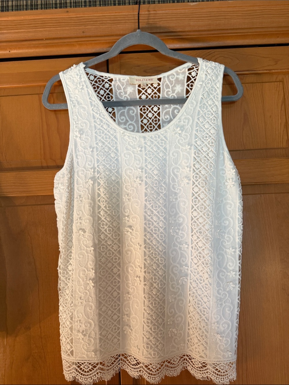 Solitaire Off White Lace Sleeveless Shell Top
